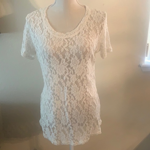 Monoreno Tops - NWOT Beautiful Monoreno Lace Short Sleeve Top M